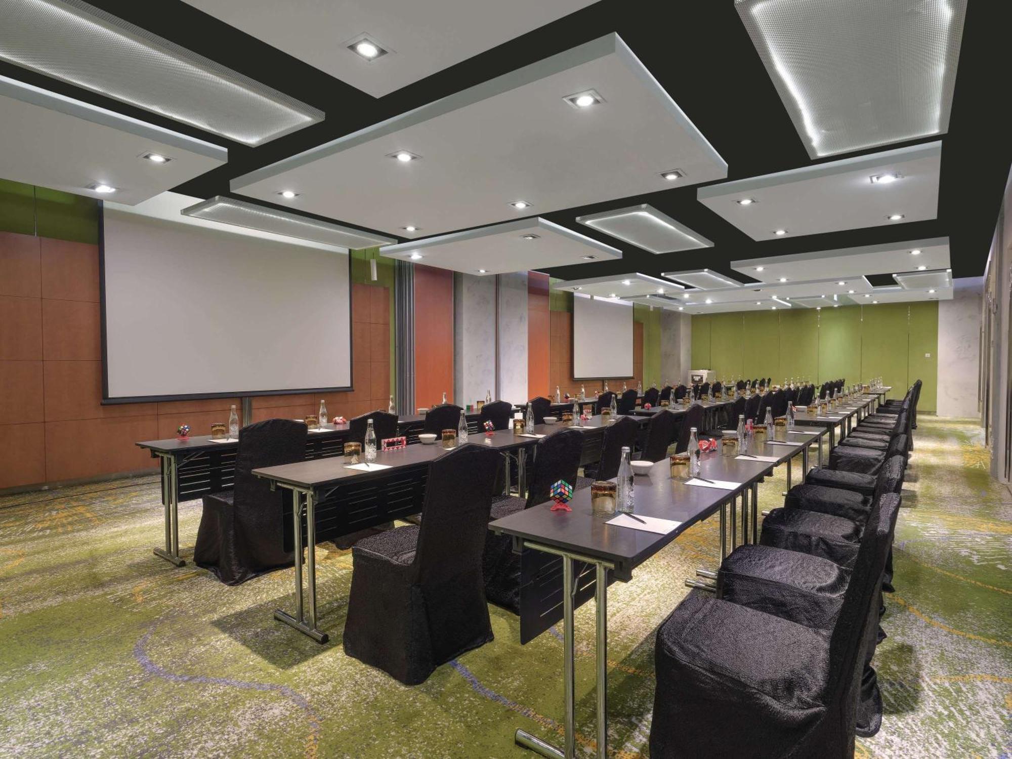 Pullman Jakarta Central Park Zewnętrze zdjęcie Meeting room